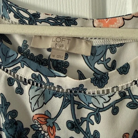 LOFT Size 18 Floral Long Sleeved Blouse 🌀 - Picture 5 of 10